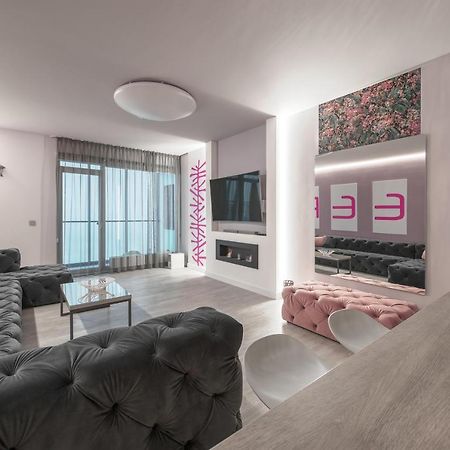 Sky Deep Jacuzzi 30 Floor Apartment Klaipeda Bagian luar foto