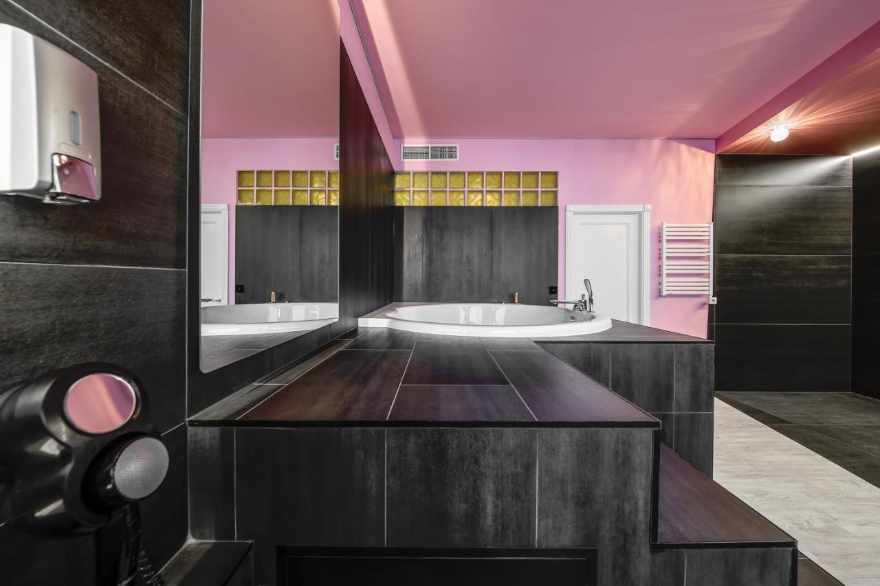 Sky Deep Jacuzzi 30 Floor Apartment Klaipeda Bagian luar foto